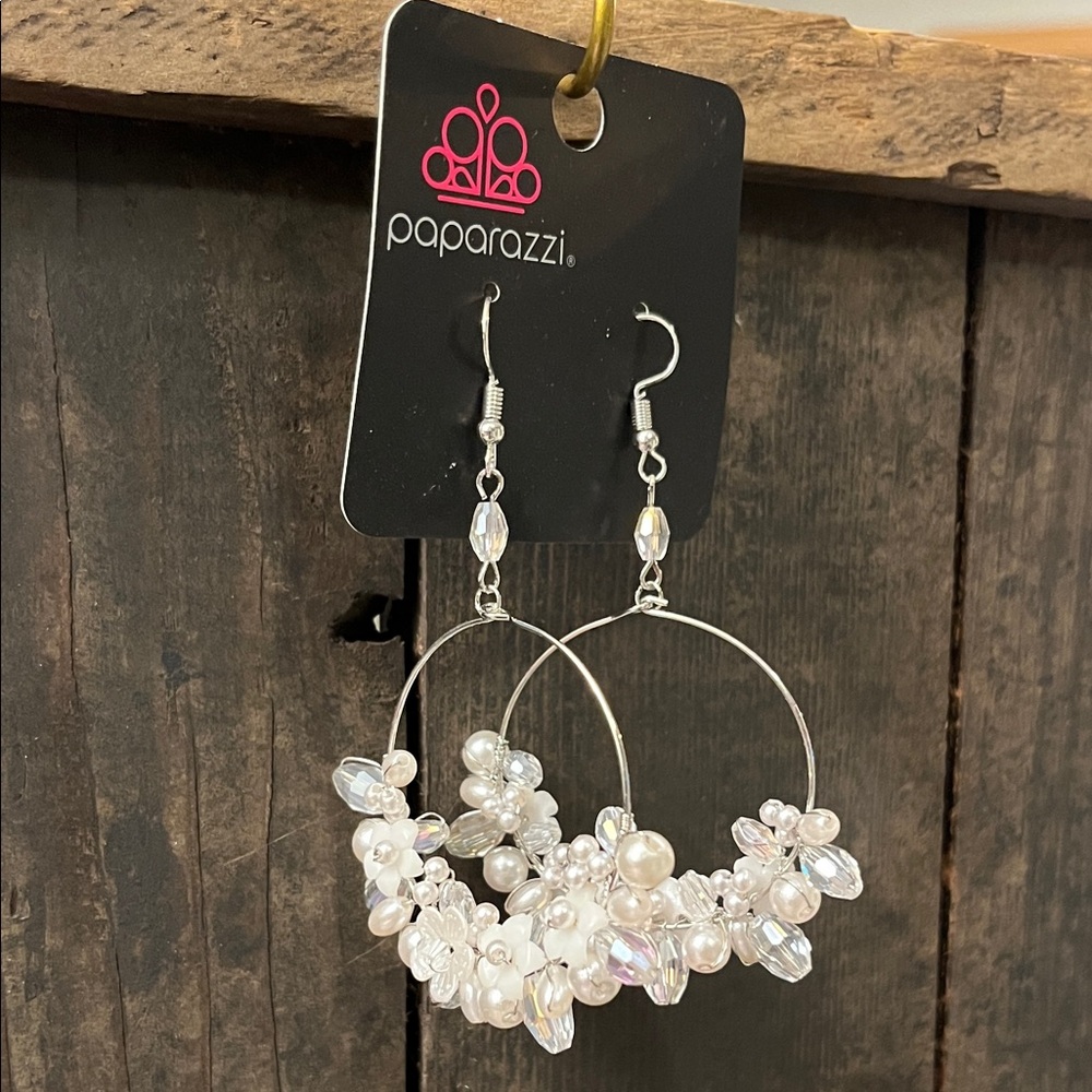 Paparazzi Pearl Bundle!

#5